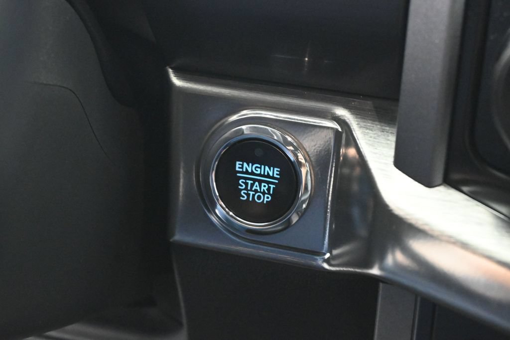 Used 2023 Ford F150 Lariat w/ Equipment Group 502A High AWD/4WD image 13