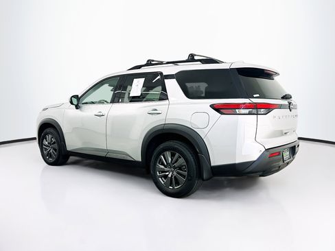 Used 2024 Nissan Pathfinder SV AWD/4WD image 5