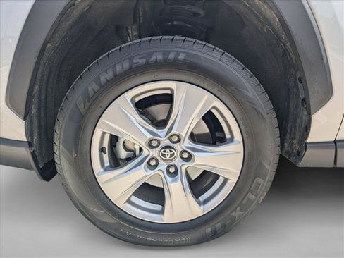 Used 2025 Toyota RAV4 XLE AWD/4WD image 23