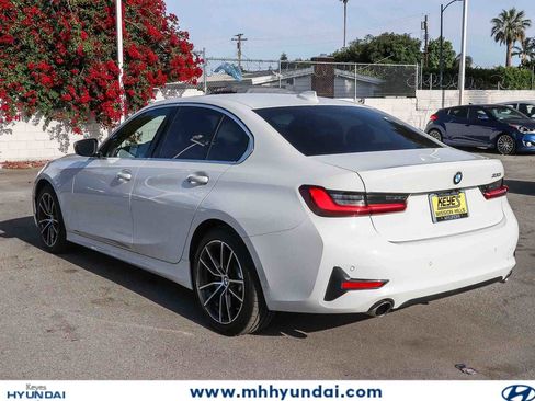 Used 2022 BMW 330i Sedan w/ Convenience Package RWD image 2