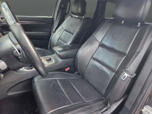 Used 2017 Jeep Grand Cherokee Overland AWD/4WD image 11