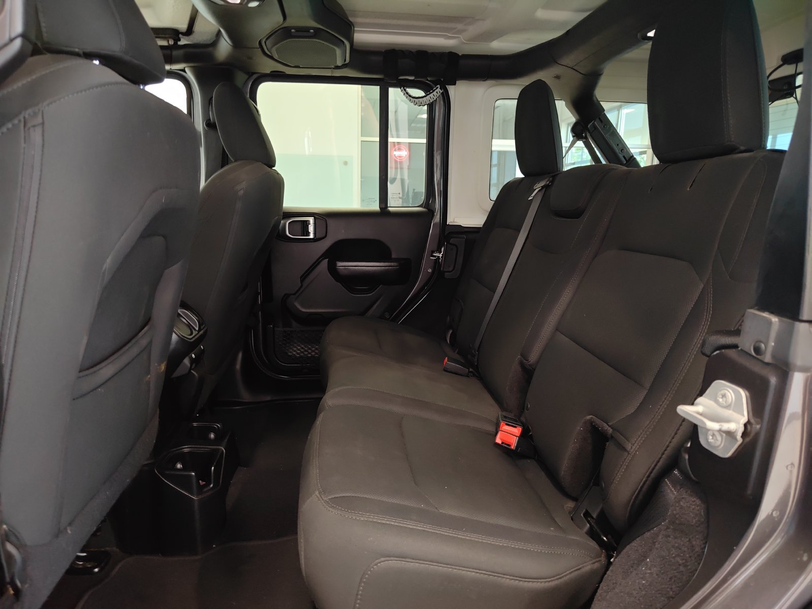 Used 2018 Jeep Wrangler Unlimited Sport S AWD/4WD image 10