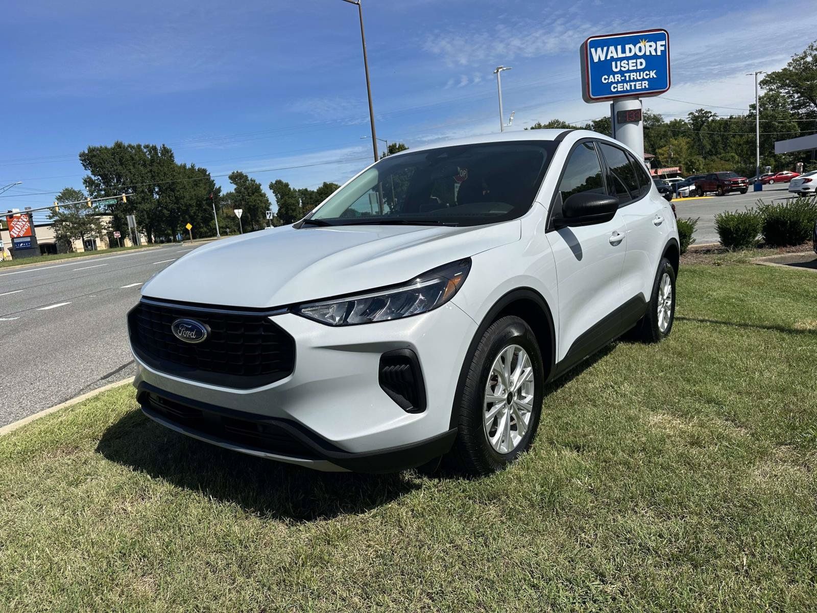 Certified 2025 Ford Escape Active AWD/4WD image 3