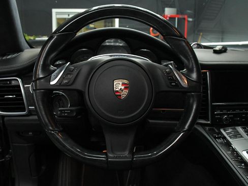Used 2013 Porsche Panamera GTS image 22