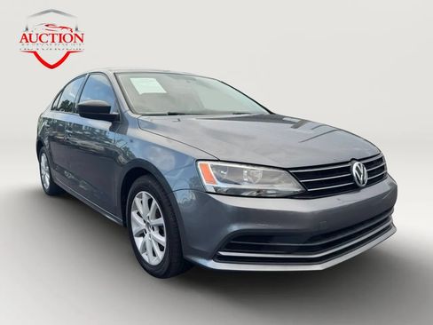 Used 2015 Volkswagen Jetta SE FWD image 3