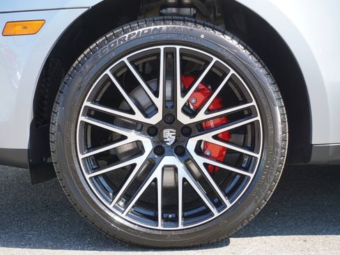 New 2026 Porsche Macan S image 3