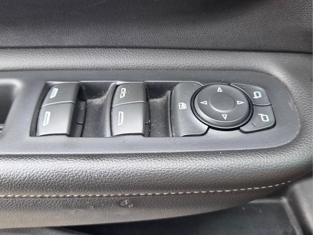 Used 2023 GMC Terrain SLE w/ Driver Convenience Package FWD image 23