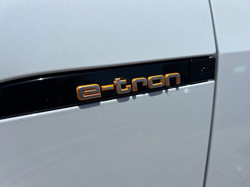 Used 2021 Audi e-tron Premium w/ Convenience Plus Package AWD/4WD image 6