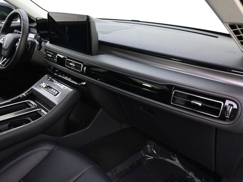 New 2026 Lincoln Aviator AWD w/ Jet Appearance Package image 15