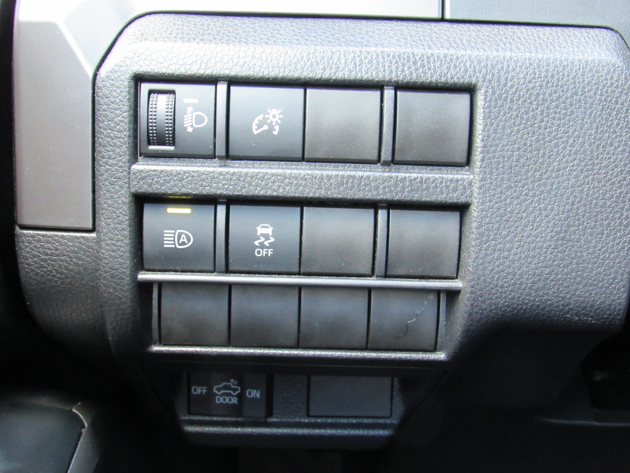 Used 2025 Toyota Tacoma TRD Off-Road AWD/4WD image 17