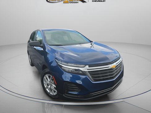 Used 2022 Chevrolet Equinox LS FWD image 1