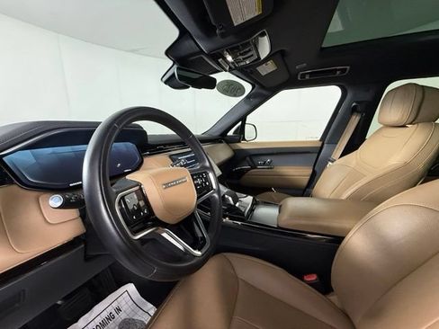 Used 2025 Land Rover Range Rover Sport SE AWD/4WD image 17
