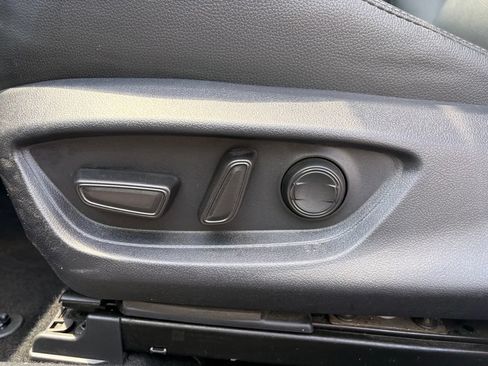 Used 2025 Toyota Camry SE FWD image 10