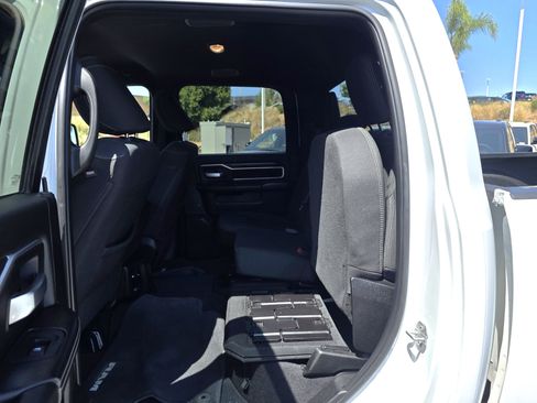 Certified 2025 RAM 2500 Big Horn AWD/4WD image 18