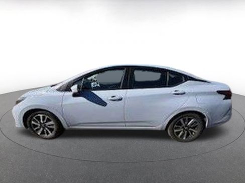 Used 2025 Nissan Versa SV image 4