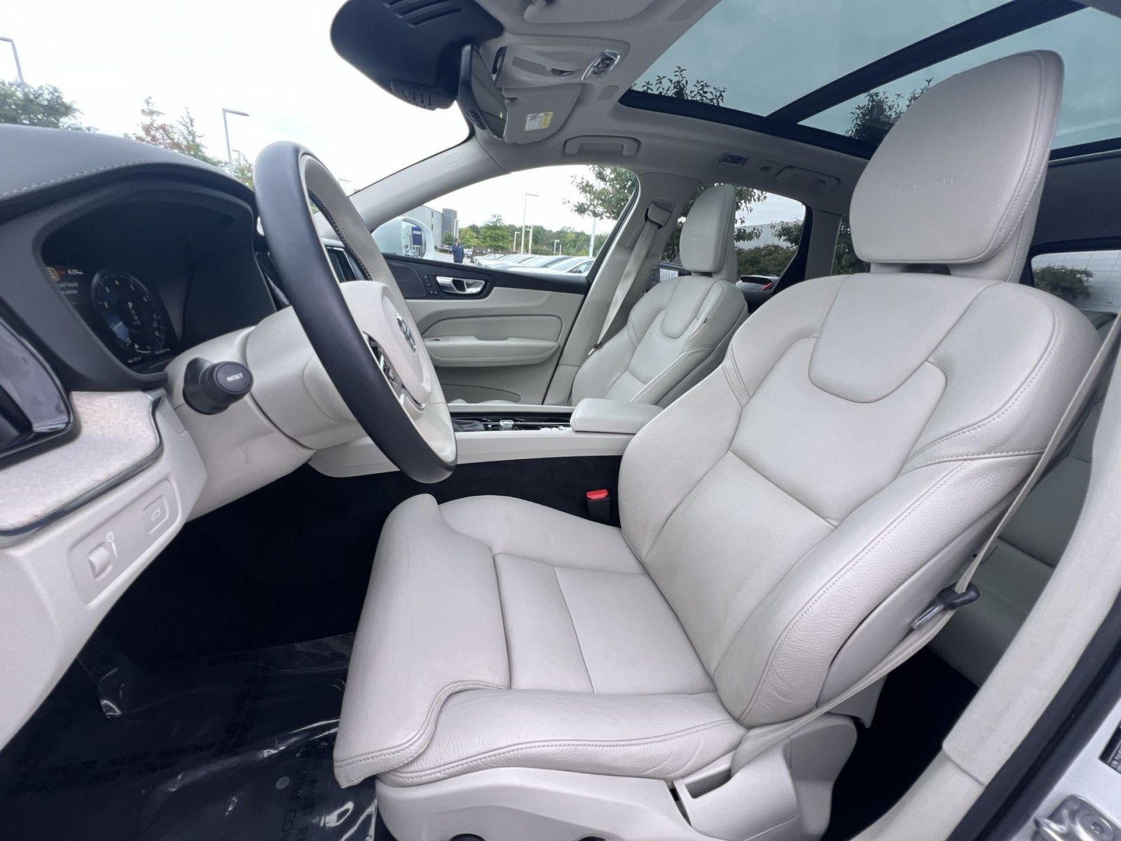 Used 2020 Volvo XC60 T5 Inscription AWD/4WD image 21