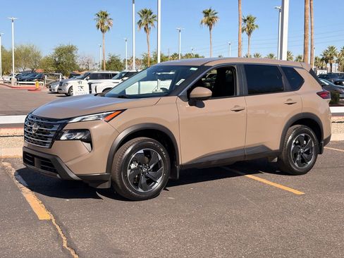 Certified 2024 Nissan Rogue SV FWD image 2