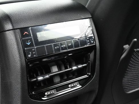 Used 2025 Jeep Grand Cherokee L Limited image 30