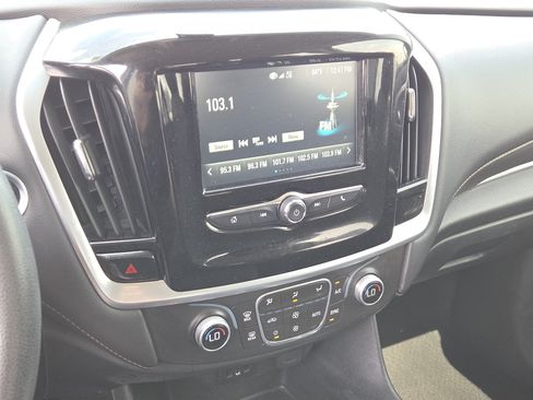 Used 2018 Chevrolet Traverse LS FWD image 26