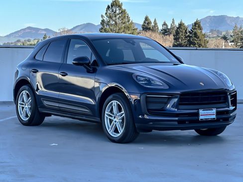 Used 2022 Porsche Macan image 10