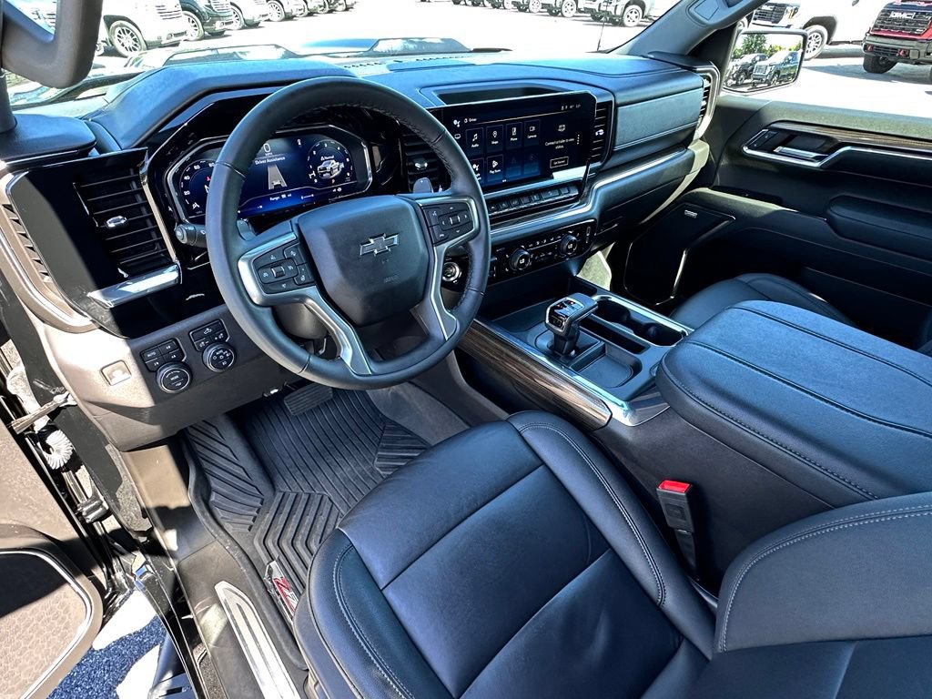 Used 2024 Chevrolet Silverado 1500 LT Trail Boss w/ Convenience Package II AWD/4WD image 22