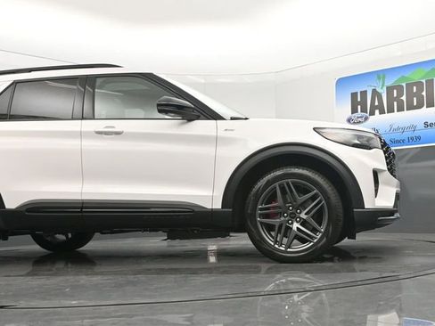 New 2026 Ford Explorer ST-Line w/ ST-Line Street Pack image 24
