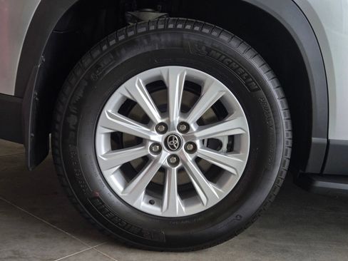 Certified 2026 Toyota Grand Highlander FWD image 5