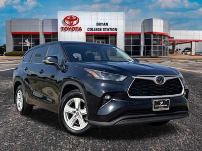 Used 2024 Toyota Highlander LE