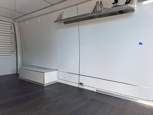 Used 2021 Mercedes-Benz Sprinter 2500 image 13