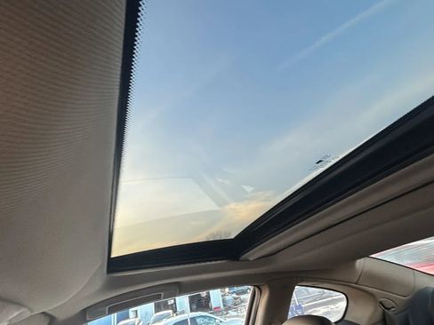 Used 2012 INFINITI G37 Journey w/ Premium Pkg image 19