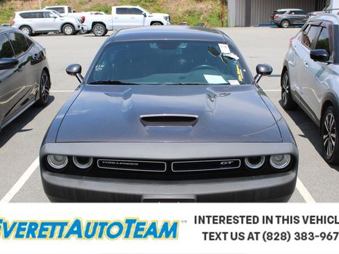 Used 2022 Dodge Challenger GT RWD image 1