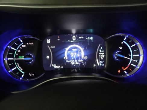 Used 2023 Chrysler Pacifica Touring-L FWD image 36