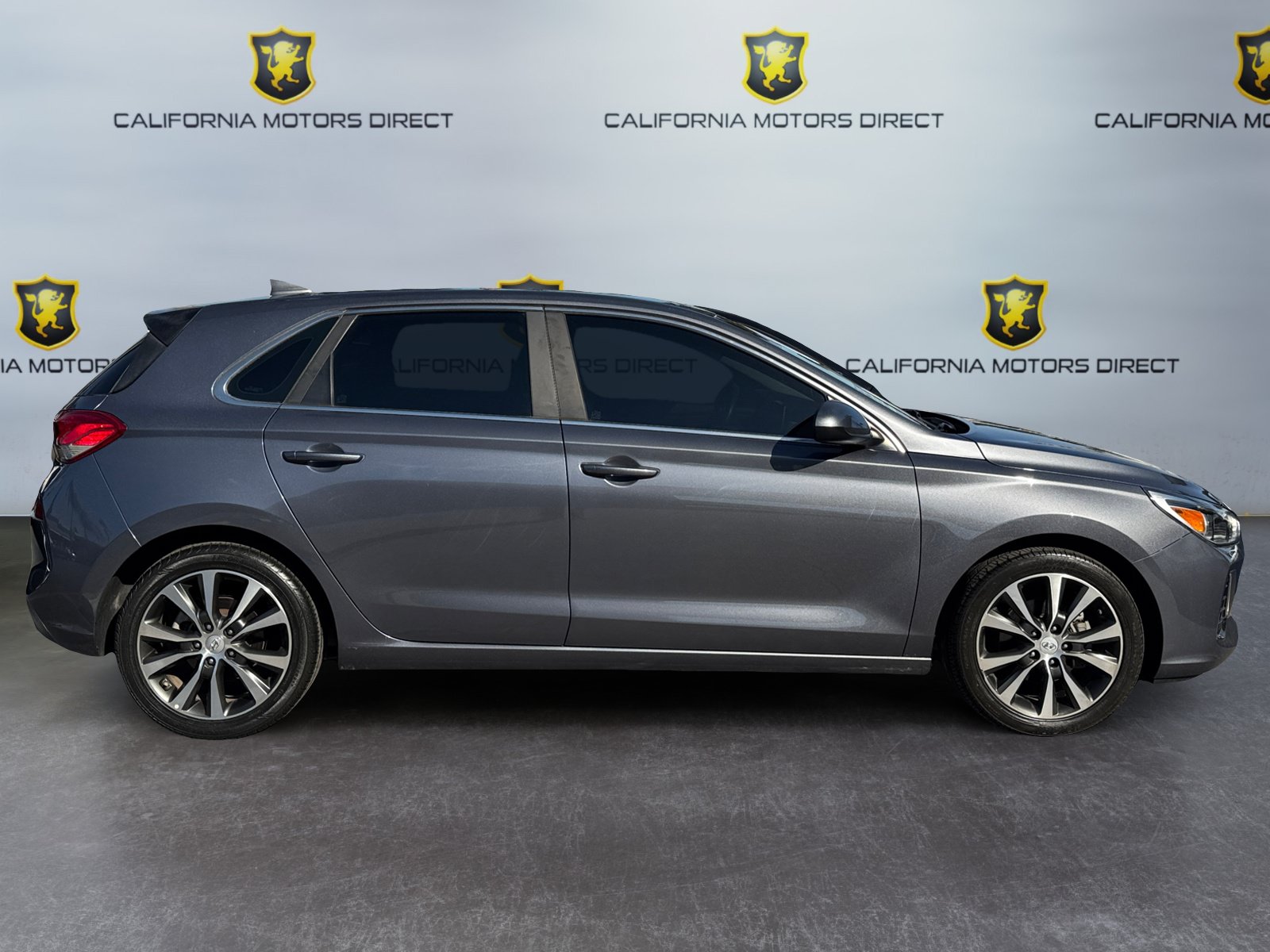 Used 2019 Hyundai Elantra GT FWD image 6