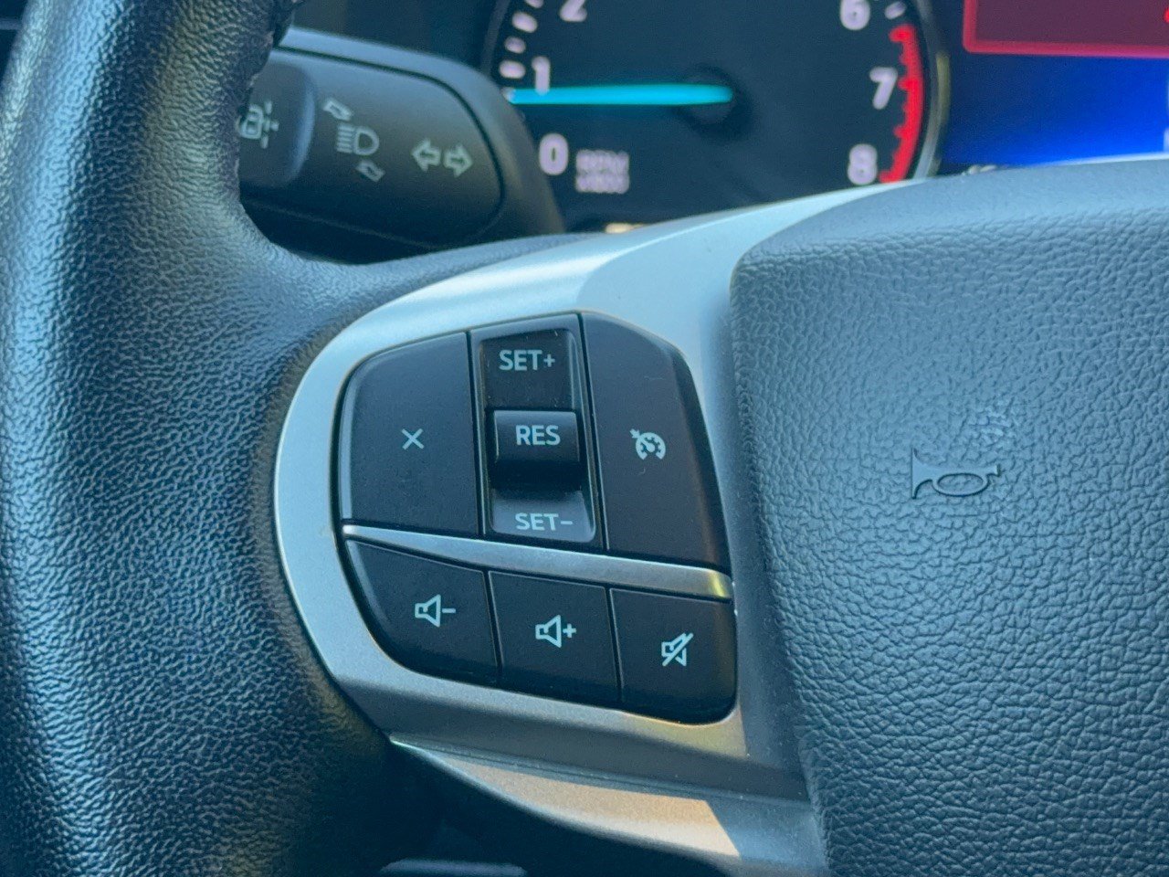 Used 2022 Ford Explorer XLT RWD image 18