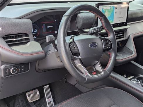 Used 2025 Ford Explorer ST AWD/4WD image 10