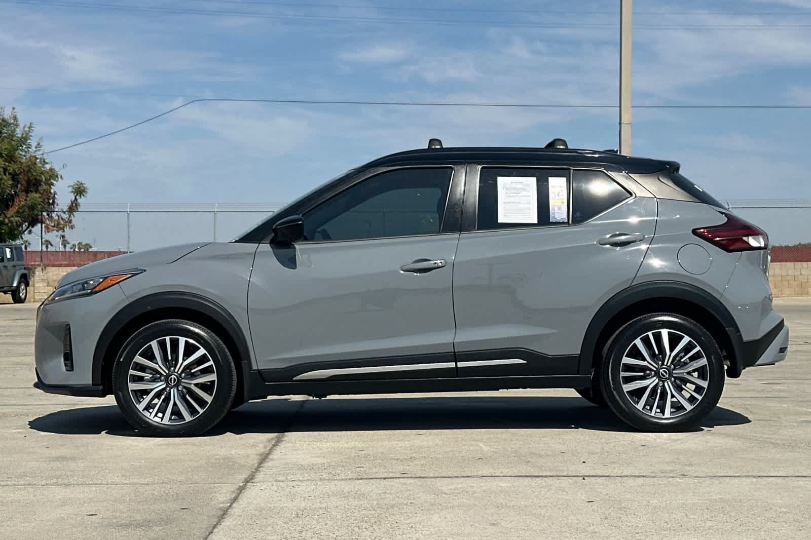 Used 2023 Nissan Kicks SR w/ Interior Electronics Package FWD image 6
