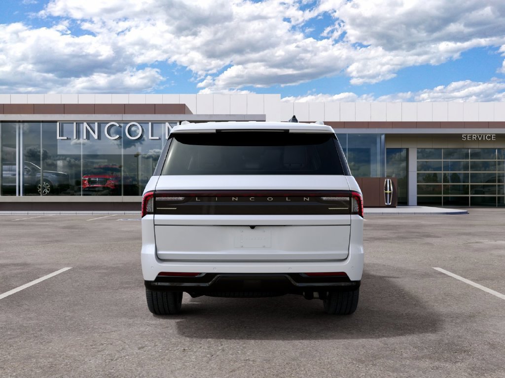 New 2027 Lincoln Navigator Premiere RWD image 7
