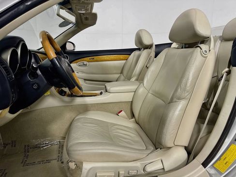Used 2004 Lexus SC 430 Convertible RWD image 22