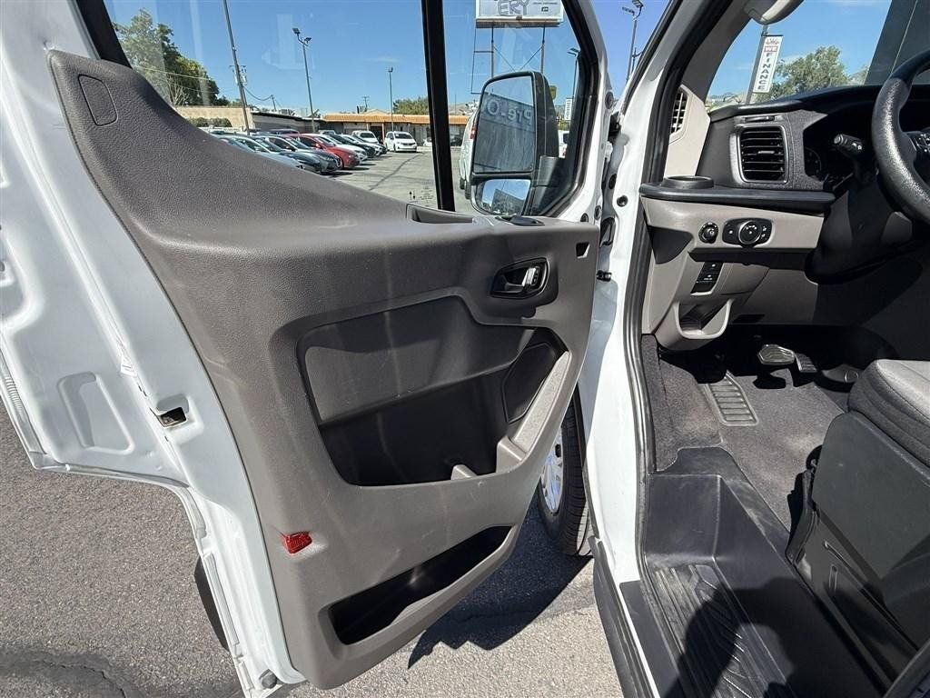 Used 2024 Ford Transit 350 XLT RWD image 9