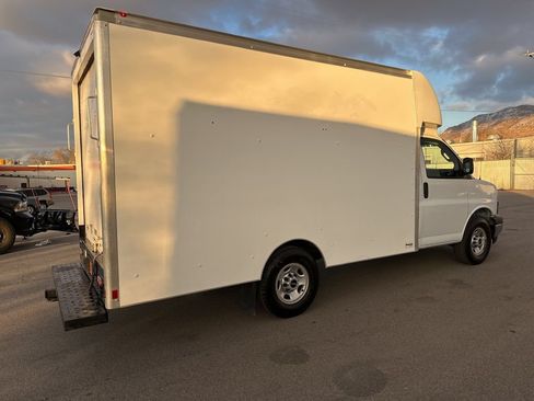 Used 2020 GMC Savana 3500 w/ Power Convenience Package RWD image 10