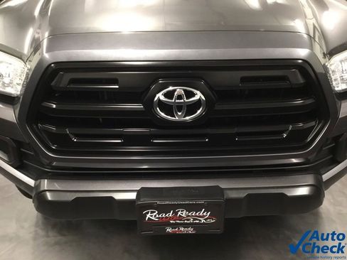 Used 2017 Toyota Tacoma SR image 22