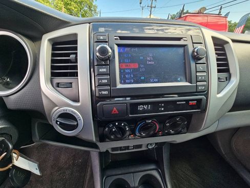Used 2013 Toyota Tacoma 4x4 Double Cab w/ TRD Off-Road Pkg image 21