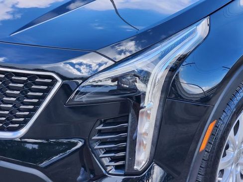 Used 2022 Cadillac XT4 Luxury w/ Cold Weather Package FWD image 9