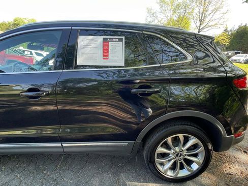Used 2019 Lincoln MKC Select w/ Select Plus Package AWD/4WD image 4