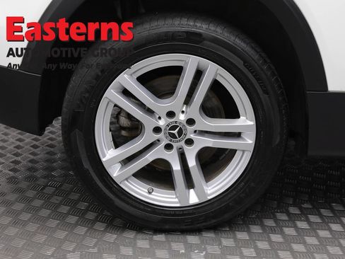Used 2021 Mercedes-Benz GLB 250 4MATIC w/ Premium Package image 30