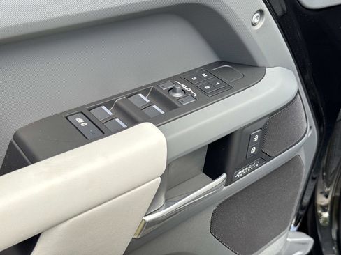 New 2026 Land Rover Defender 110 X-Dynamic SE AWD/4WD image 19