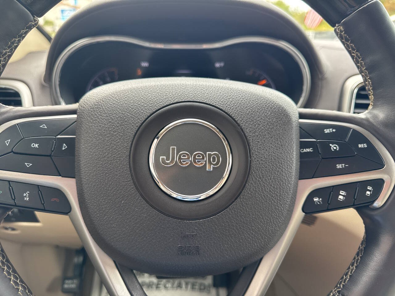 Used 2018 Jeep Grand Cherokee Overland AWD/4WD image 35