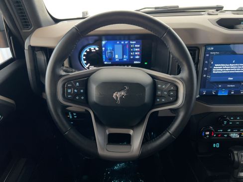 Used 2024 Ford Bronco Wildtrak image 16