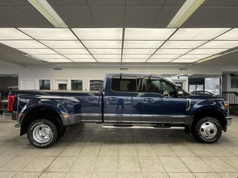 Used 2018 Ford F350 Lariat w/ Lariat Value Package image 4
