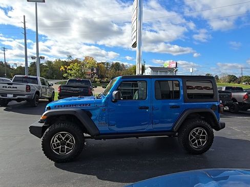 Certified 2024 Jeep Wrangler Unlimited Rubicon w/ Technology Group image 5